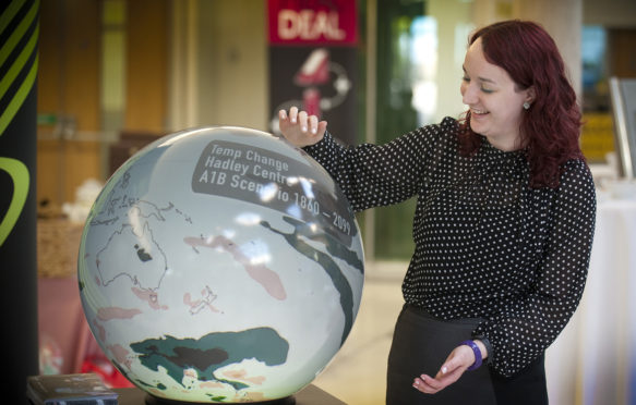 大都会办公室的Kirsty McBeath带有互动3D模型显示气候