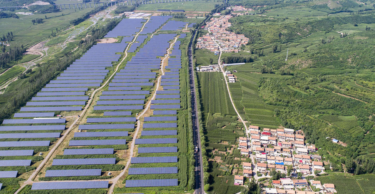 K06G46 Chengde, China. 22nd Aug, 2017. Aerial photography of solar power plant station in Chengde, north China's Hebei Province. Credit: SIPA Asia/ZUMA Wire/Alamy Live News.