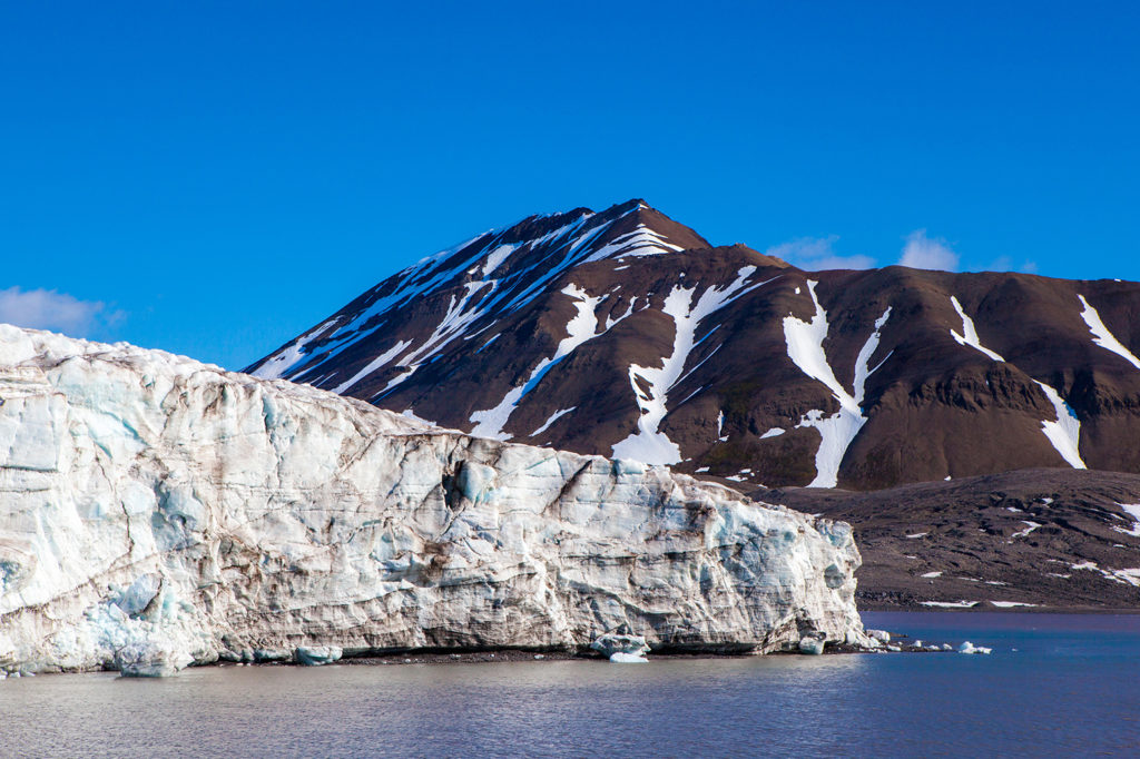 M6RW6A Esmark Glacier, Esmarkbreen, on Isfjorden in Svalbard.