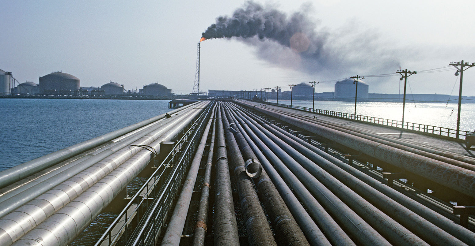 Ras Tanura oil refinery, Saudi Arabia. Credit: Tom Hanley / Alamy Stock Photo. A9EG3T