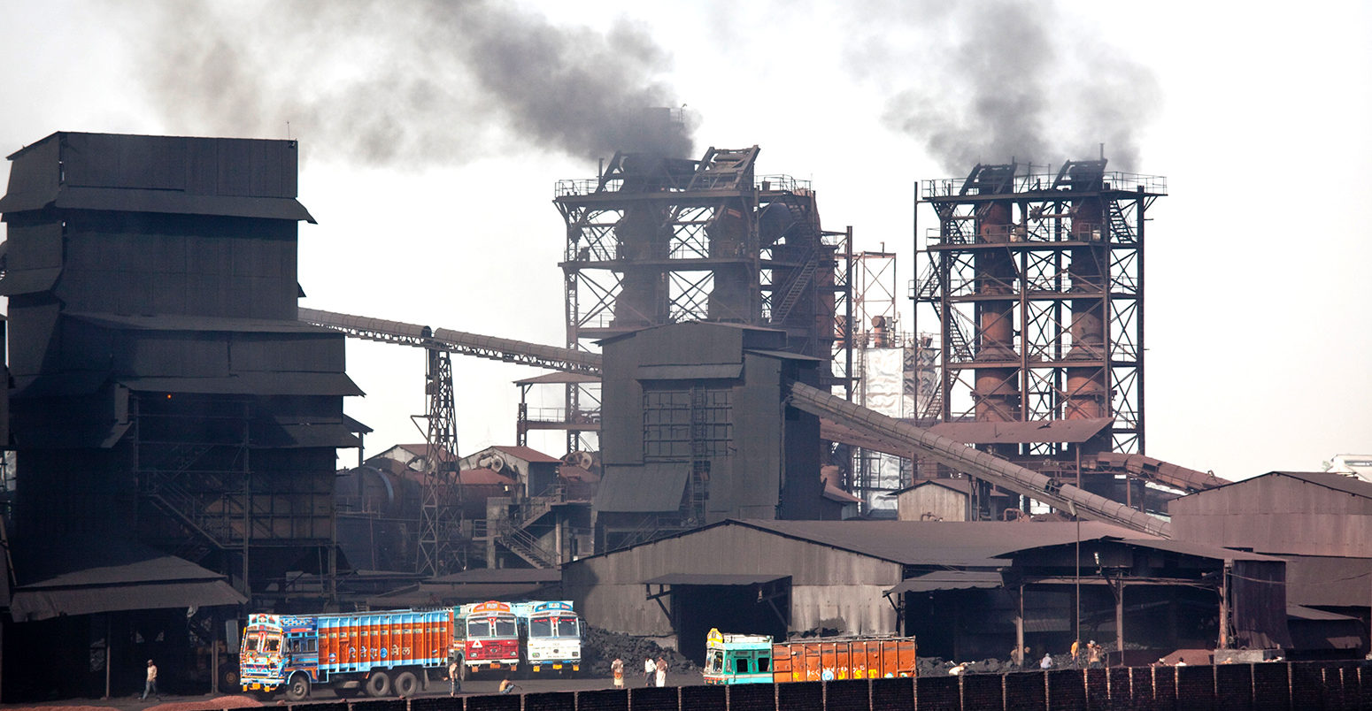 Coal Plant in Uttar Pradesh State, India. Credit: dbimages / Alamy Stock Photo. BB1E4P