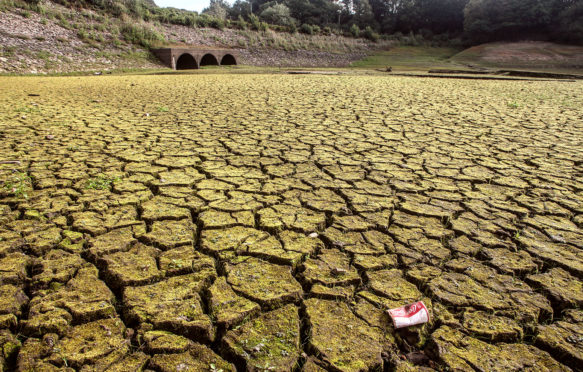 Wayoh水库干旱，英国博尔顿。2018年9月1日。信用：Phil Taylor / Alamy Stock Photo。phbbjr