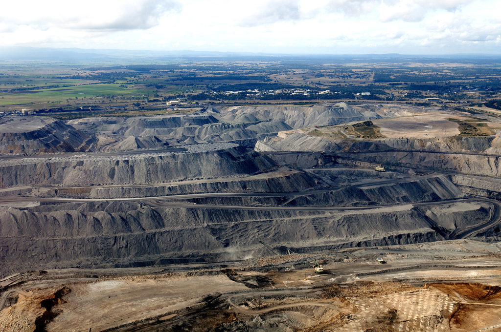 Open coal cut mine, Hunter Valley, Australia. Credit: Jeremy Buckingham (CC BY 2.0).