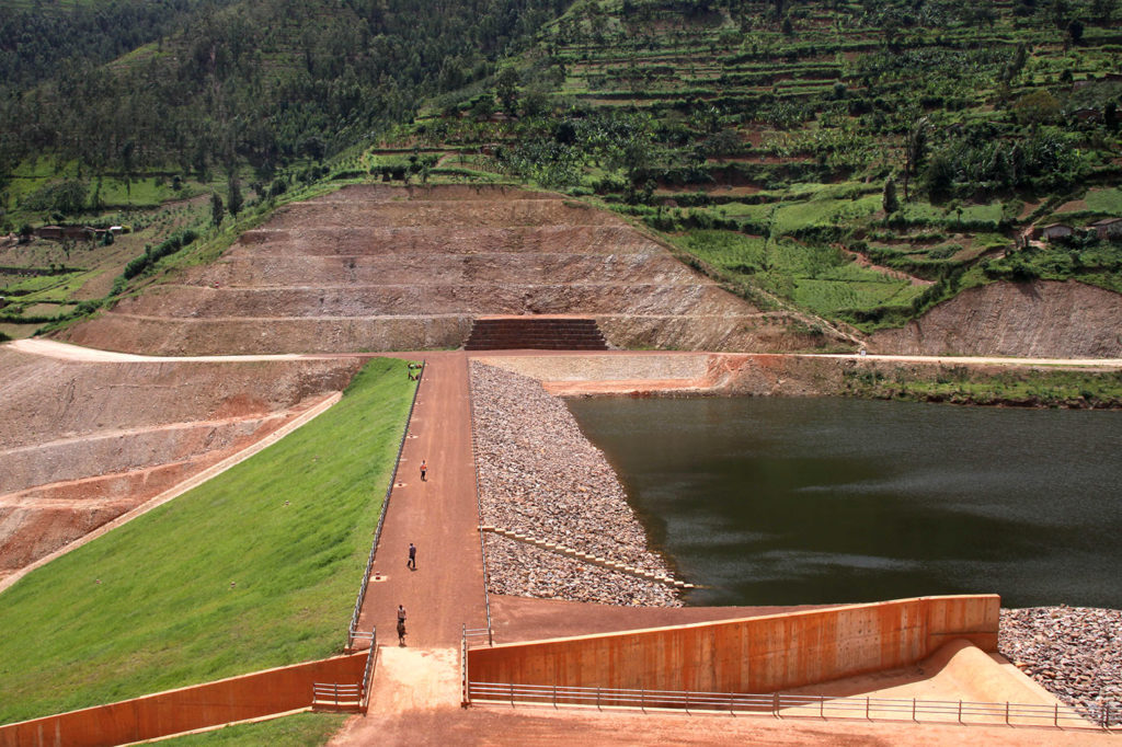 Muyanza Dam, Northern Province of Rwanda, was built in 2018 to benefit farmers and help grow crops for exports. Credit: Xinhua / Alamy Stock Photo. M886P5