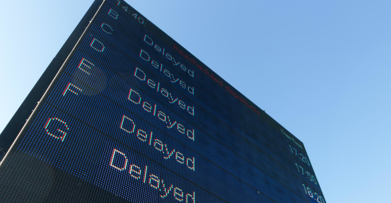 Display board showing extreme delays.