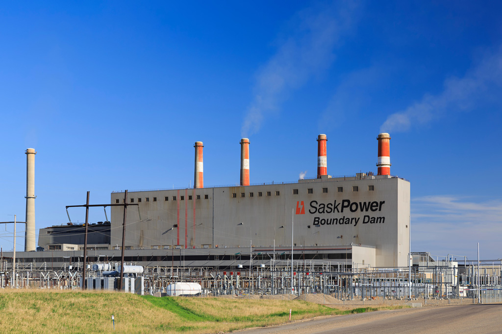 Boundary Dam, a coal-fired power station run by SaskPower. Saskatchewan, Canada. Credit: Design Pics Inc / Alamy Stock Photo.
