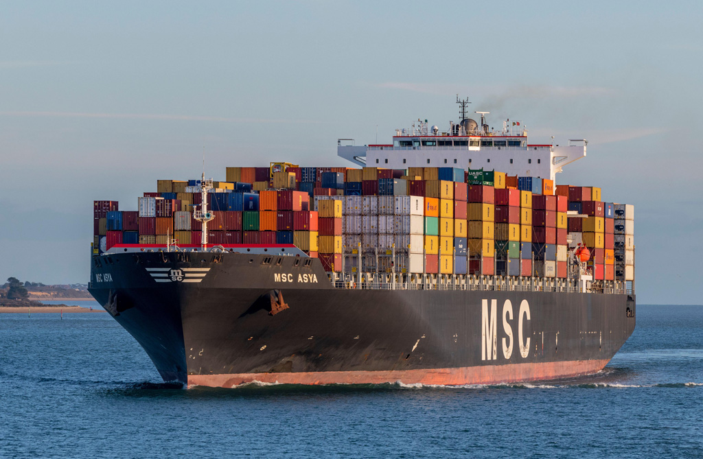 A-large-container-ship-the-MSC-Asya-entering-Southampton-water