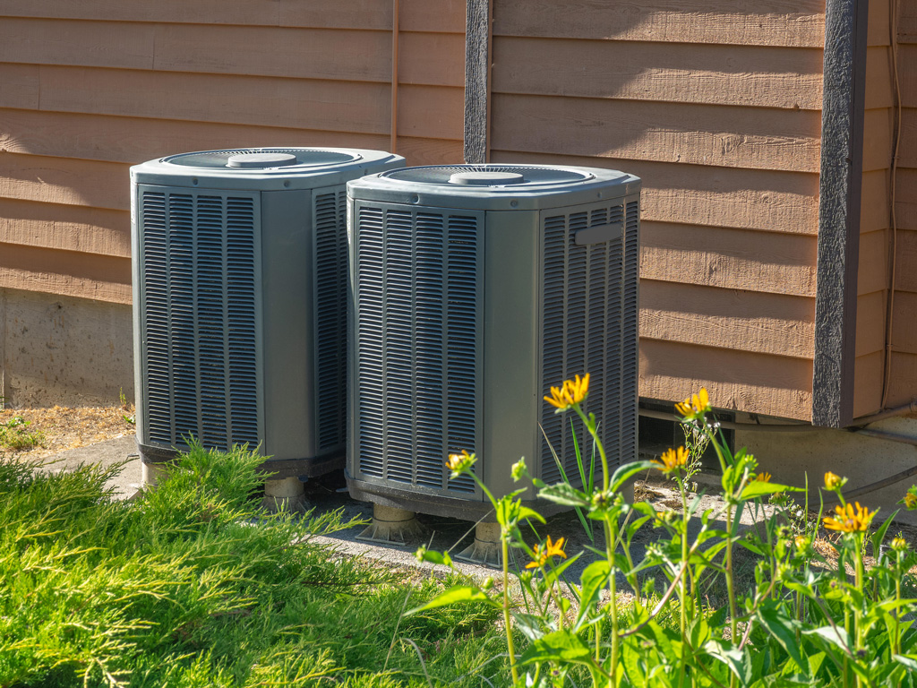 Air-conditioning-heating-outdoor-heat-pumps