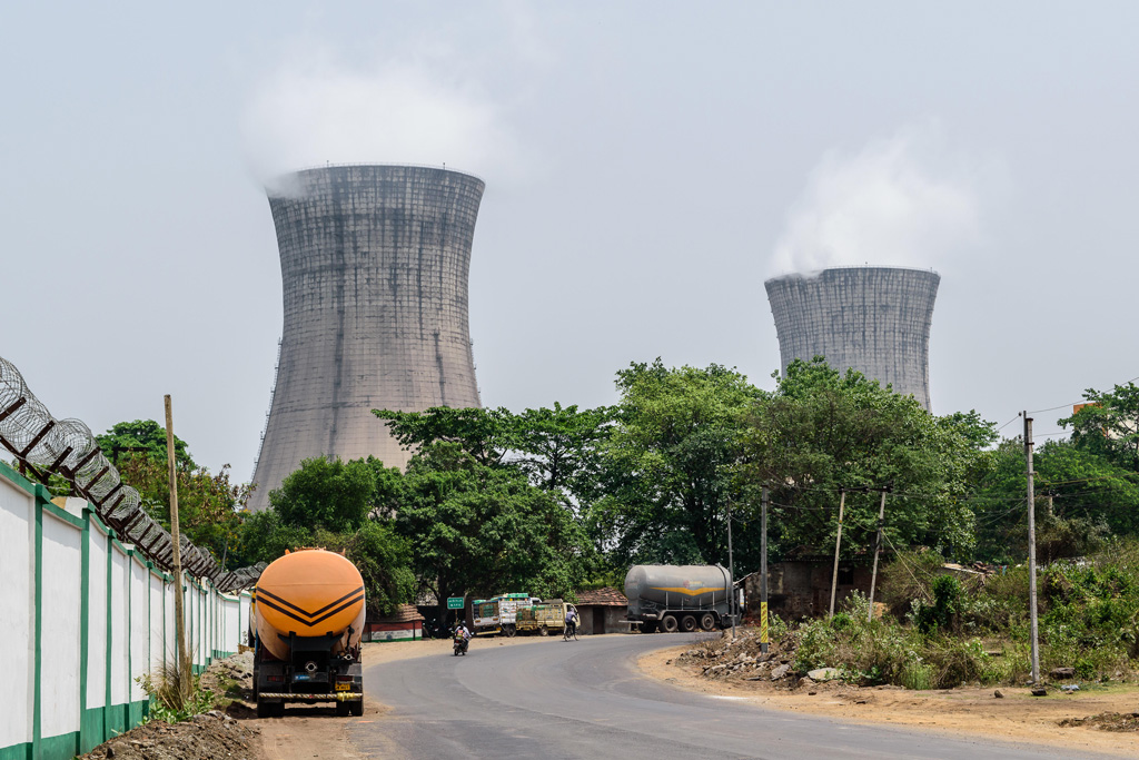 The-cooling-towers-of-Mejia-thermal-power-station,-India