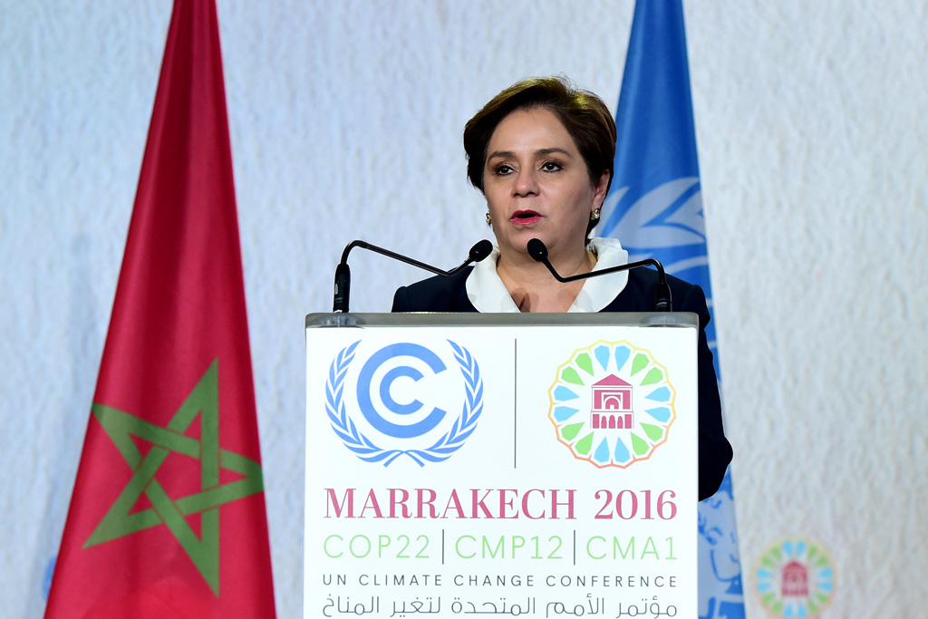 帕特丽夏·埃斯皮诺萨在马拉喀什举行的马拉喀什气候大会闭幕全体会议上讲话