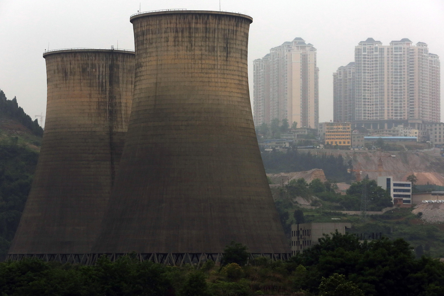Coal-fired-power-station-sits-idle-in-Kaili,-Guizhou-Province,-China