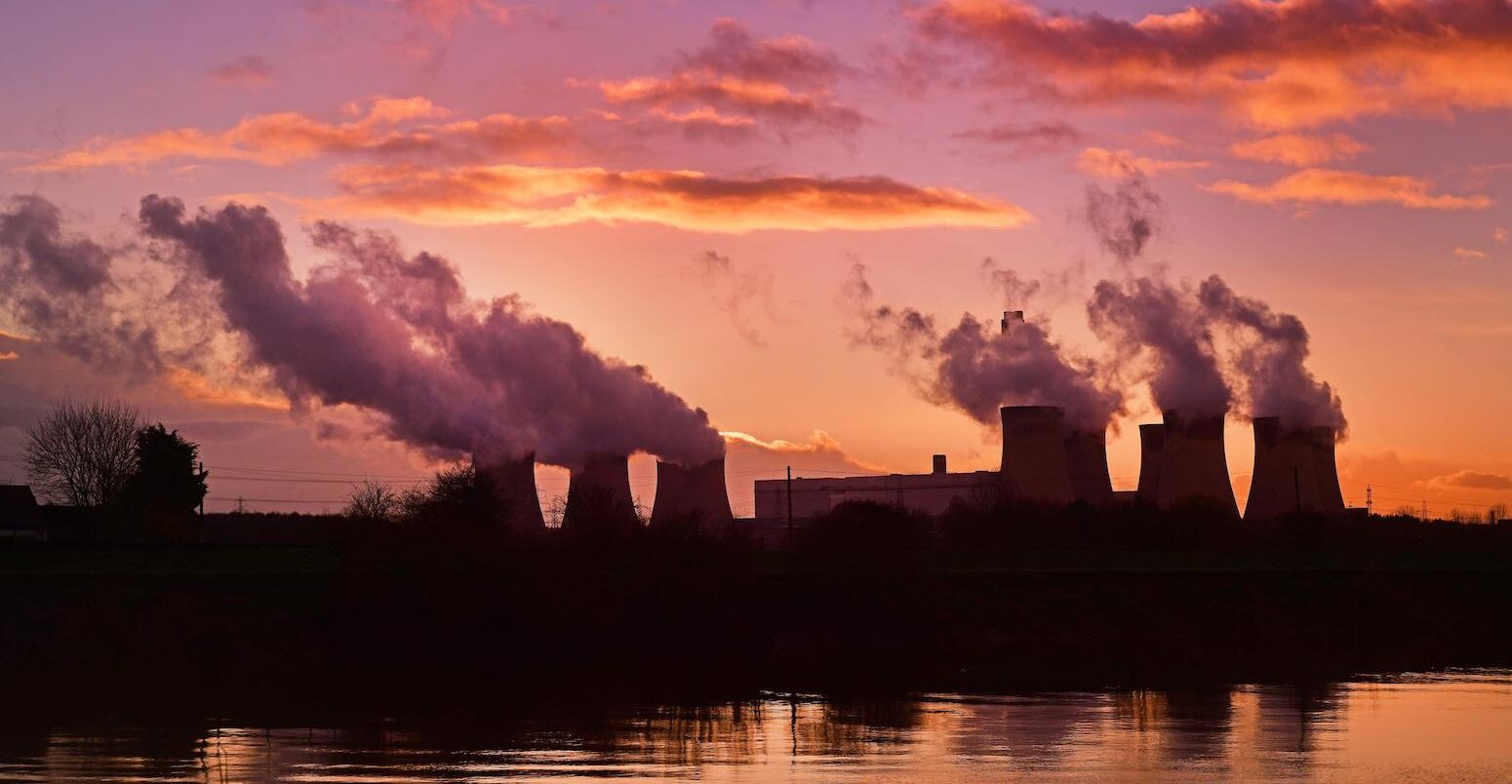 A Drax coal powered power station by the River Ouse in Yorkshire, UK. Credit: Paul Ridsdale / Alamy Stock Photo