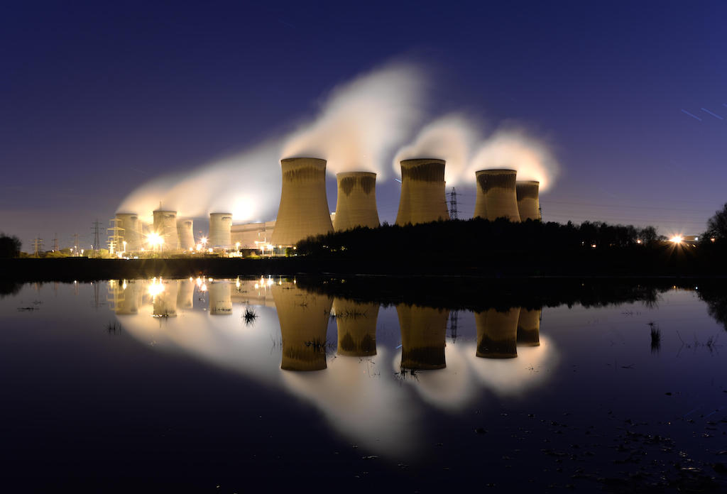 Drax Power Station at night. Drax power plant in Yorkshire is the largest producer of electricity from biomass in Britain, and is currently pursuing BECSS. Image ID: FFG7HH.